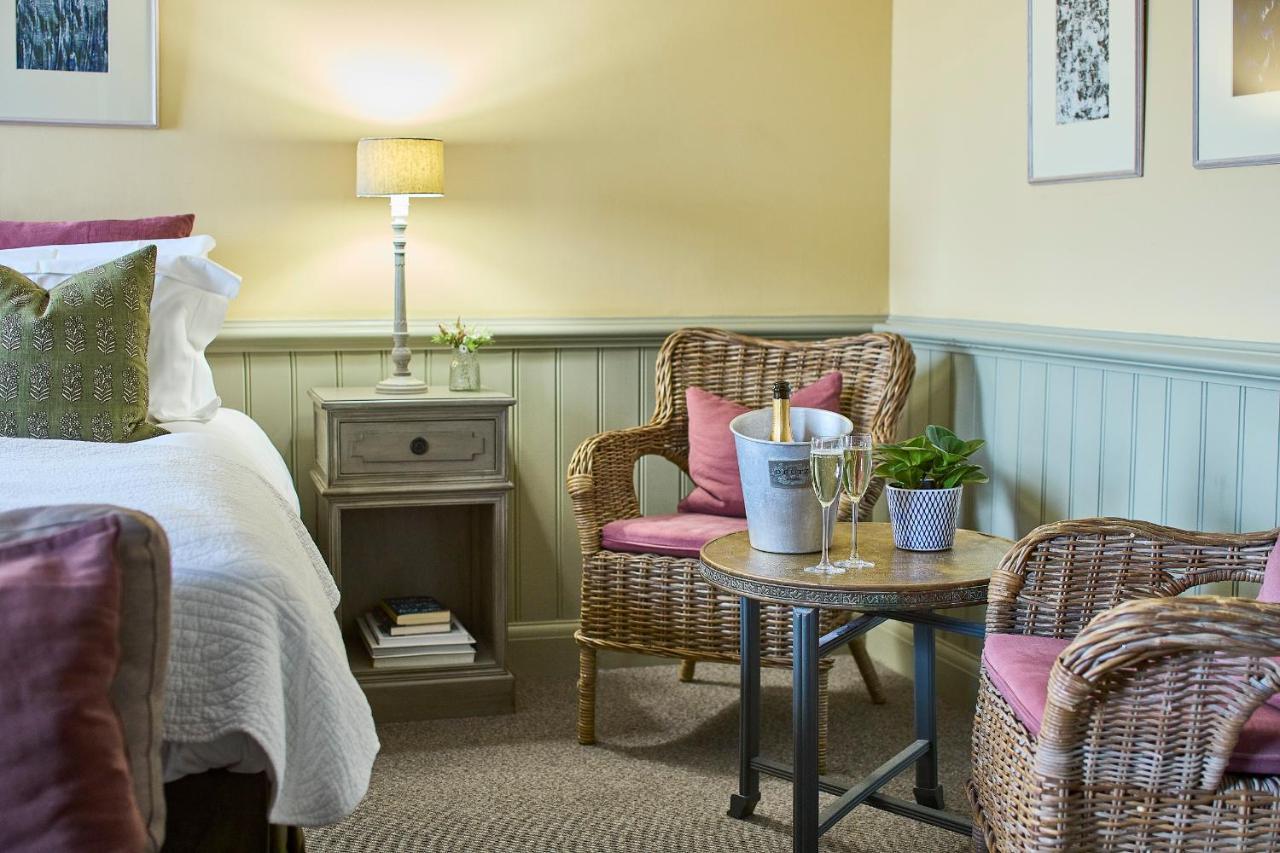 The Mistley Thorn Hotell Exteriör bild