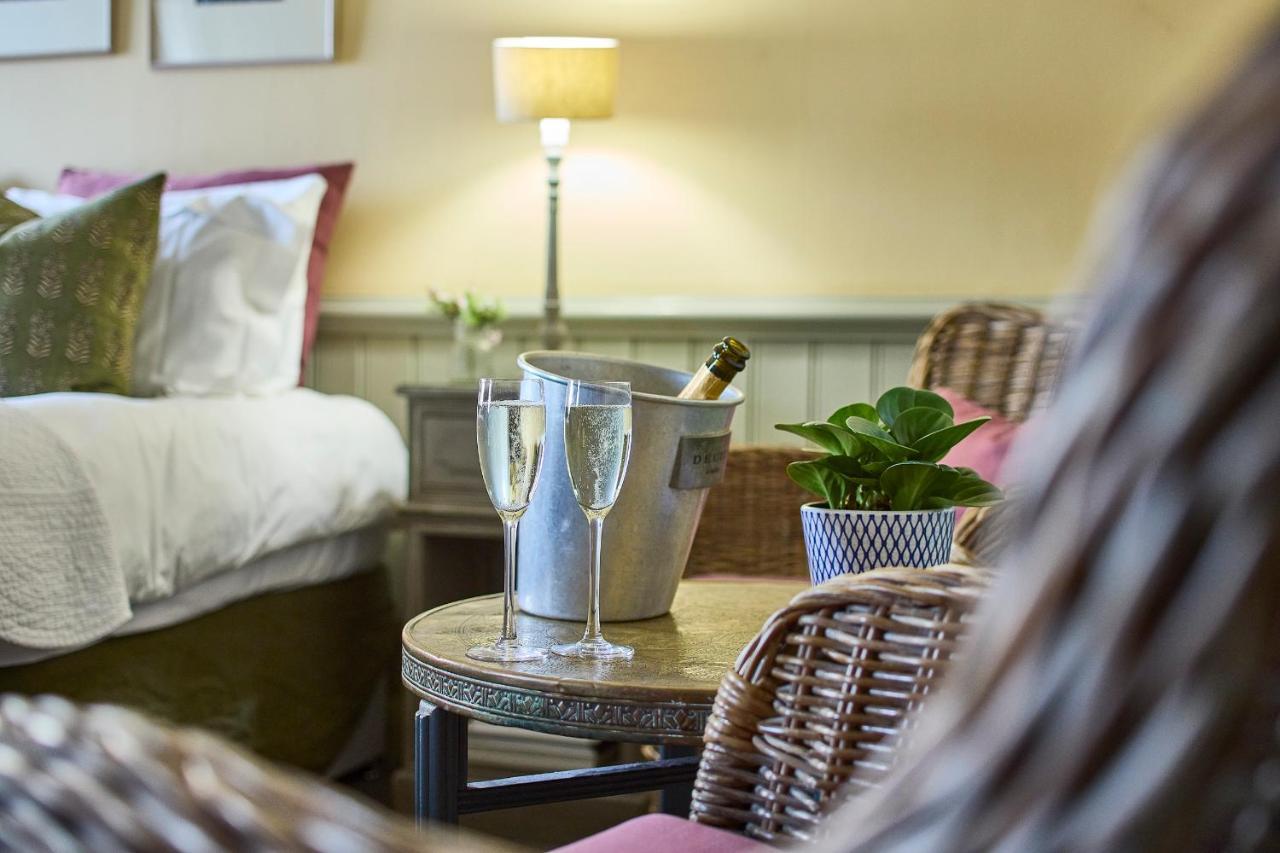 The Mistley Thorn Hotell Exteriör bild